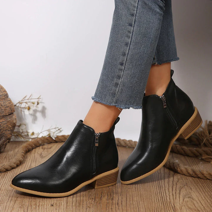 Xyra | Orthopedic Boots